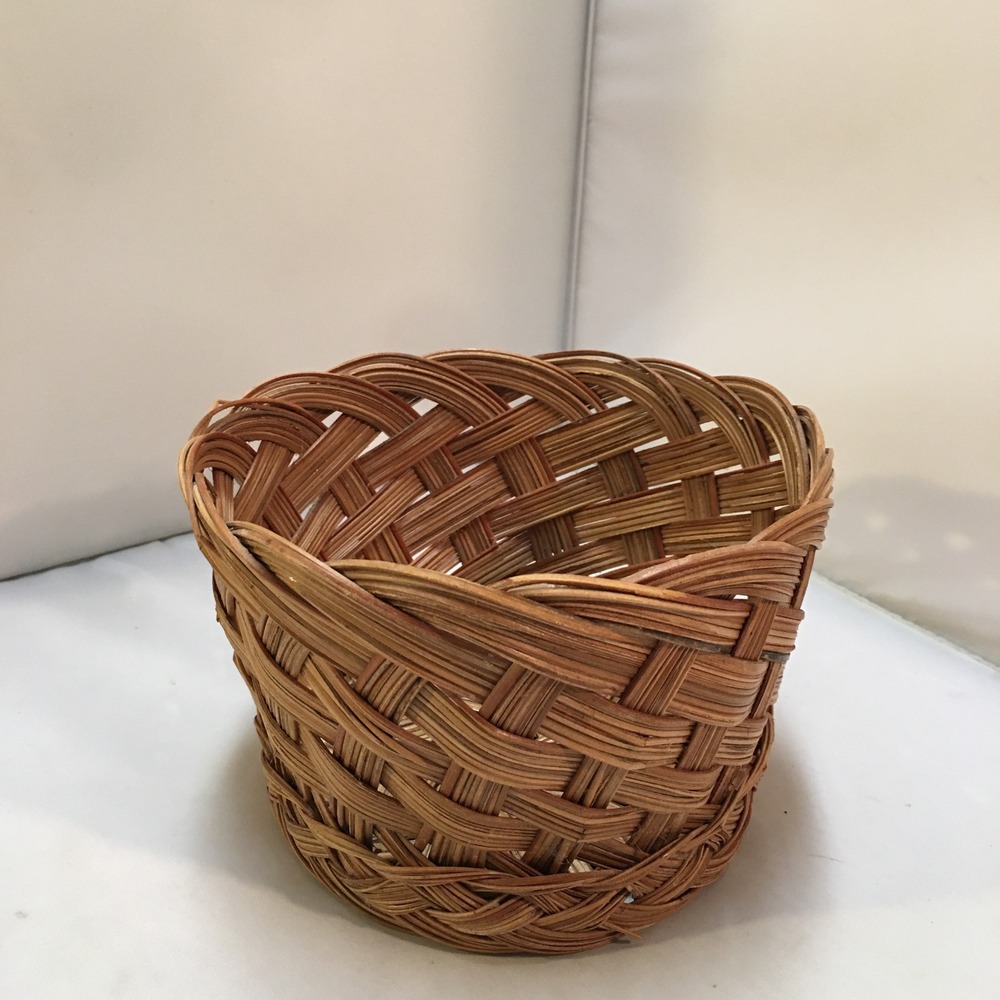 Woven Wicker Basket Home Decor Brown Round Small Catchall‎ Cottagecore Farmhouse
